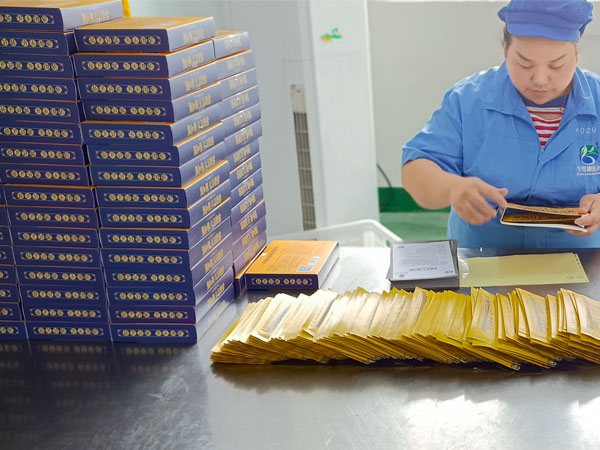 為什么選擇黑膏藥oem，膏藥oem貼牌發展前景越來越好是什么原因？